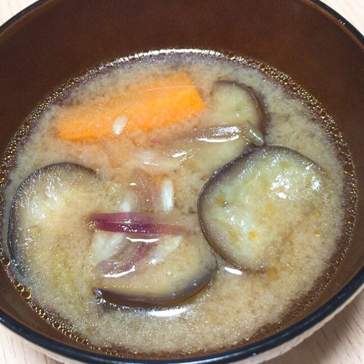 茄子のごま油炒め味噌汁